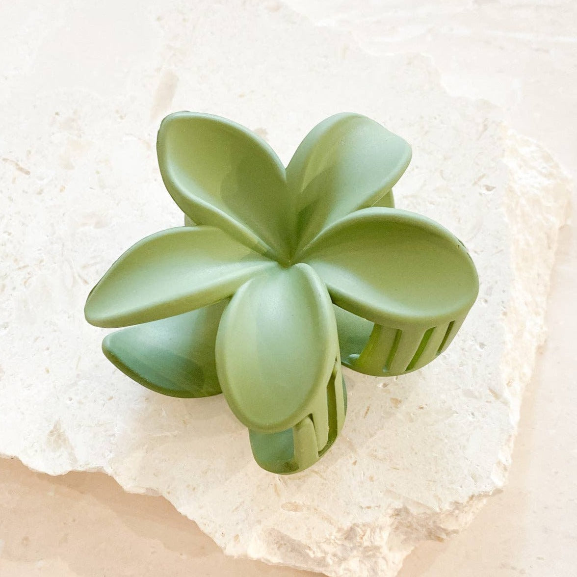 Green flower hair clip hotsell
