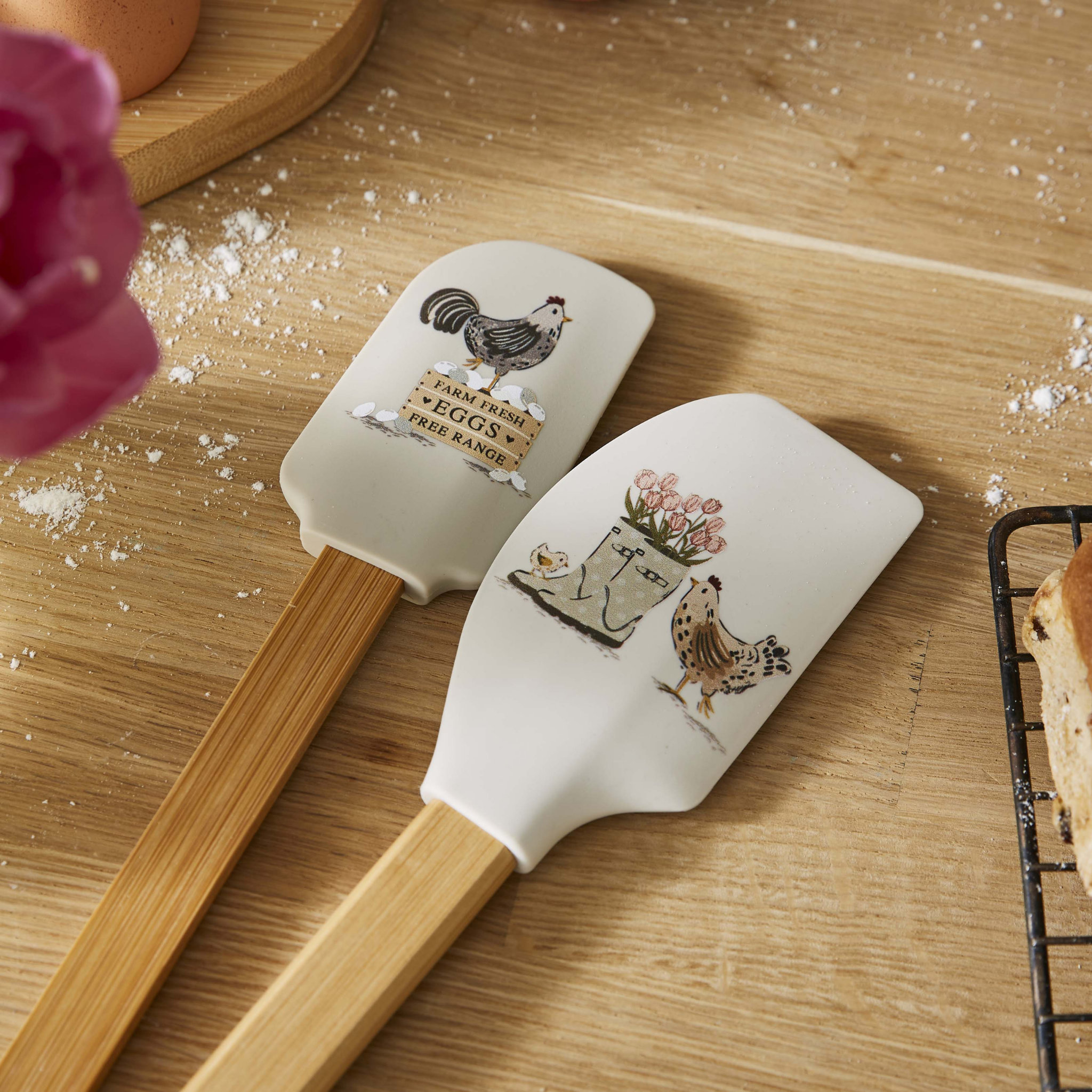 Set Of 2 Spatulas Hen House Lane