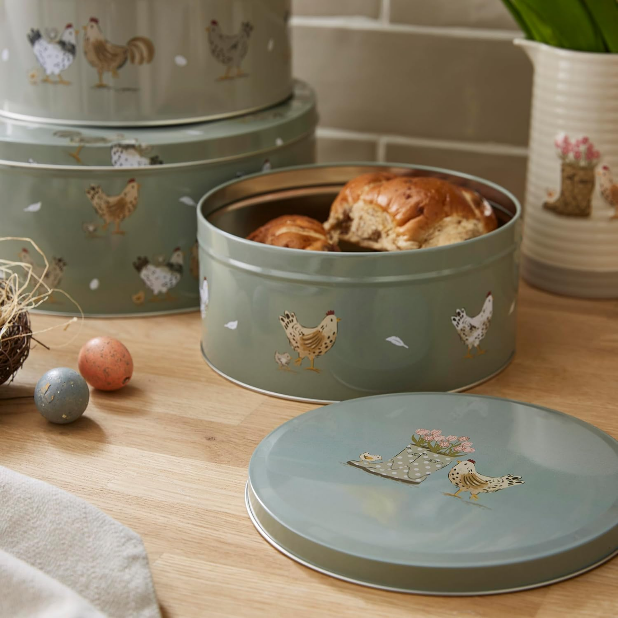 Set Of 3 Round Cake Tins Hen House Lane