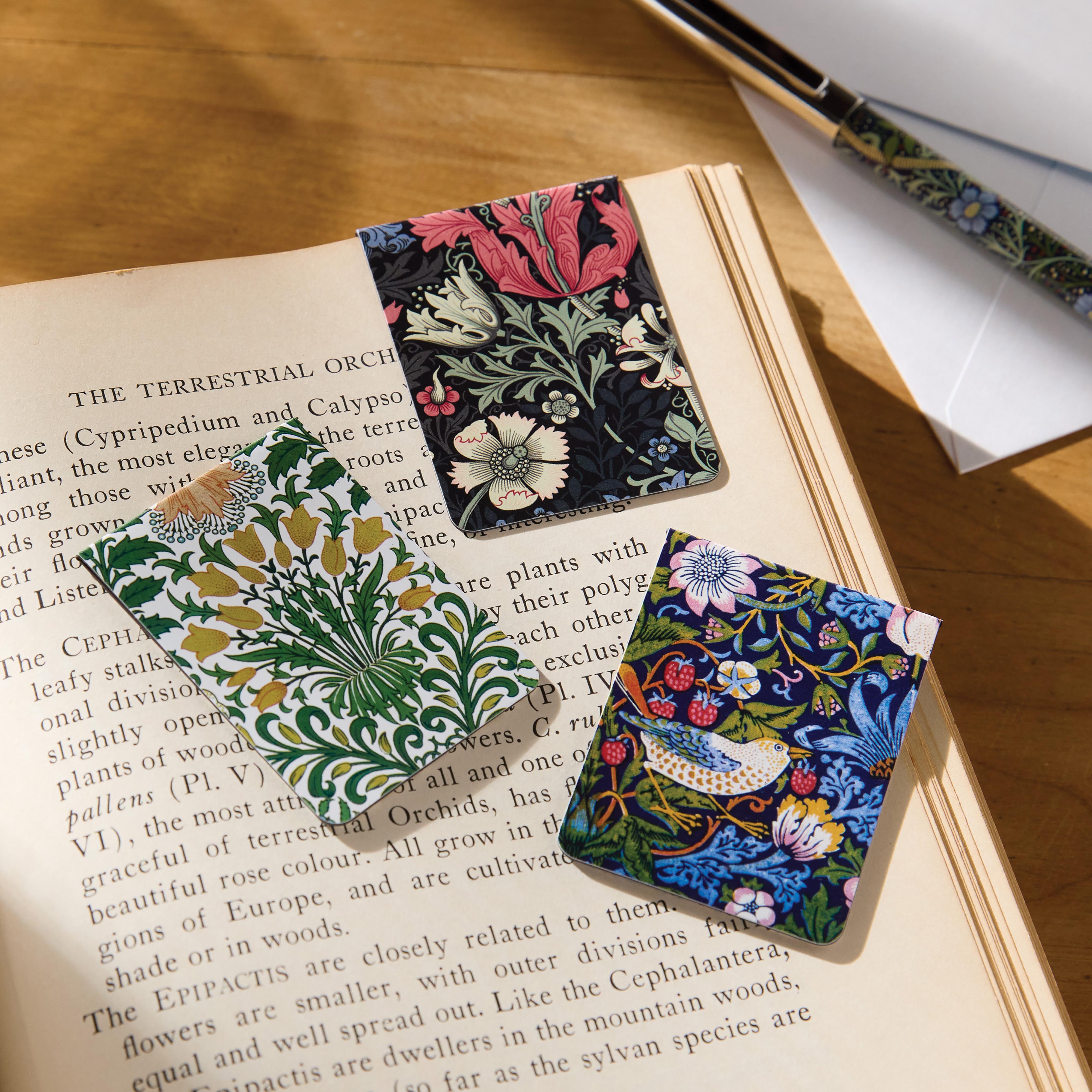 William Morris Magnetic Bookmarks Set