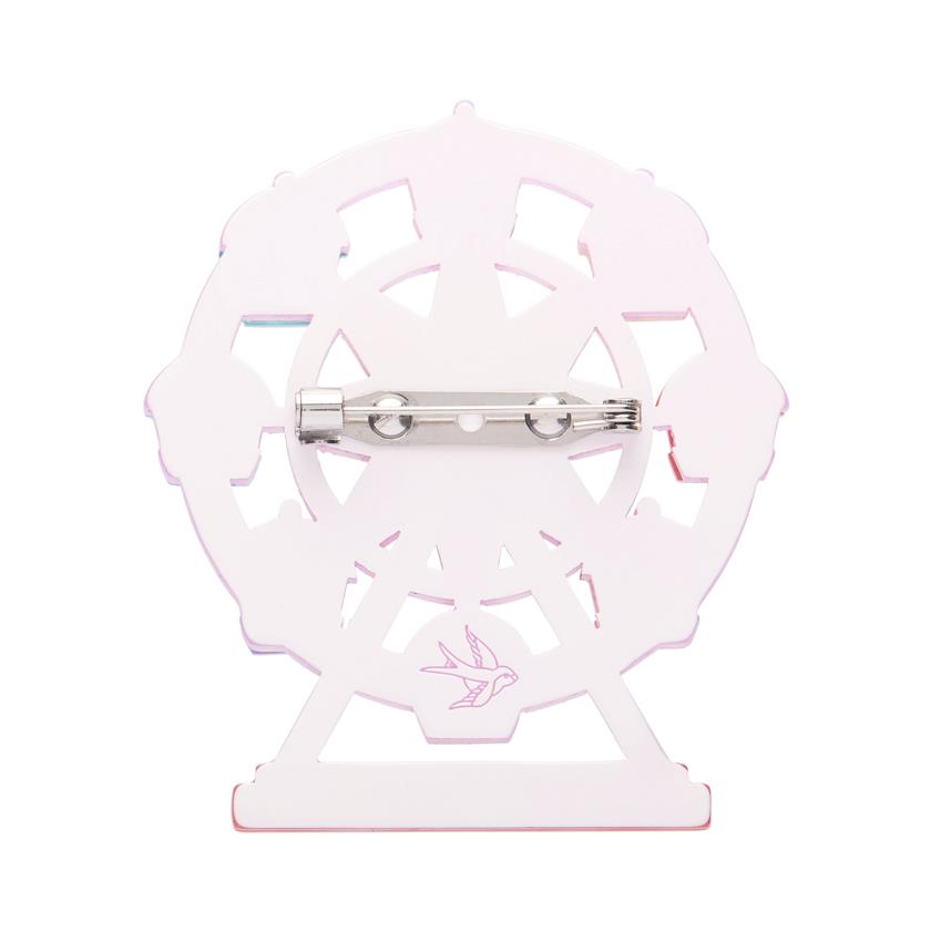 A Wheely Good View Brooch