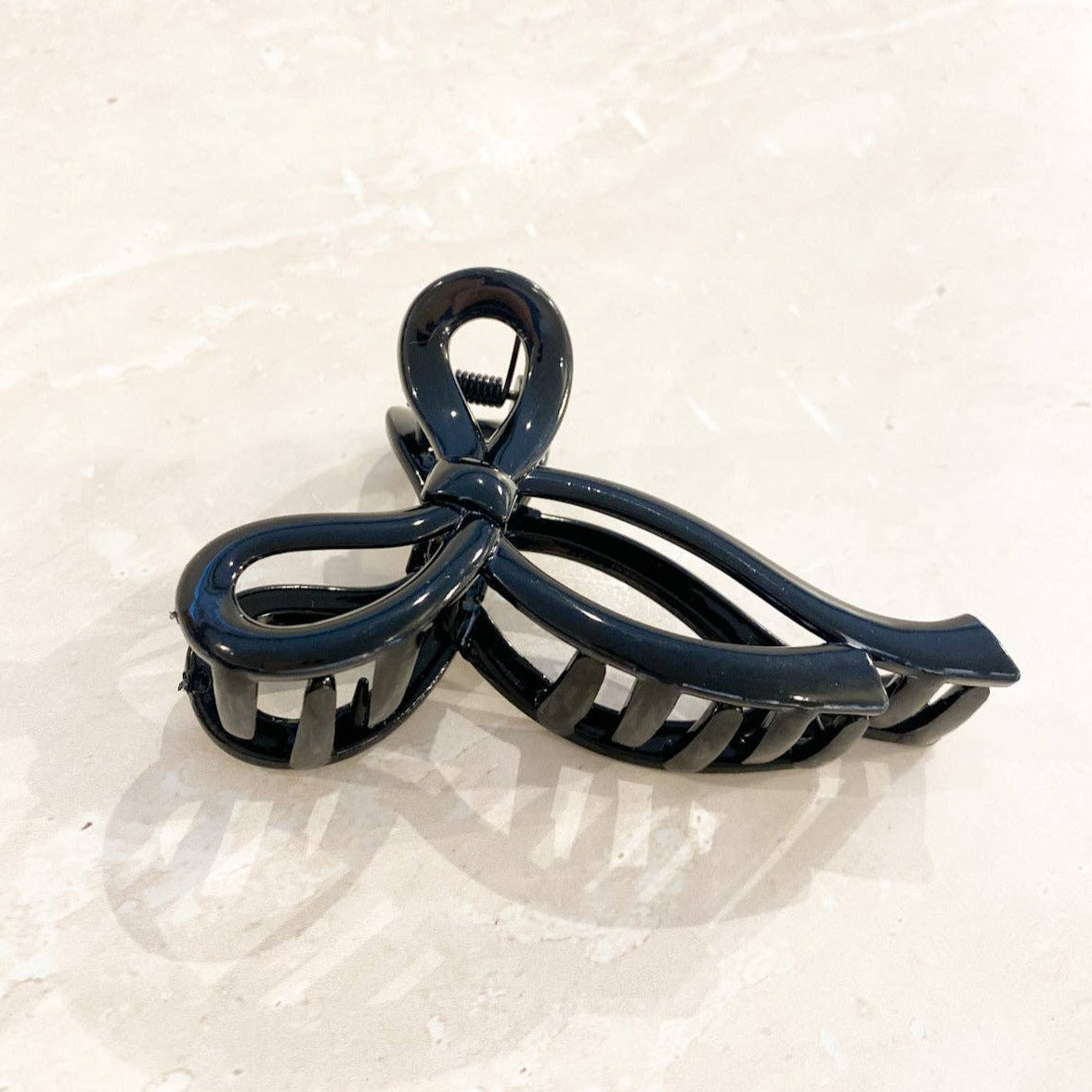 Glossy Bow Claw Clip Black