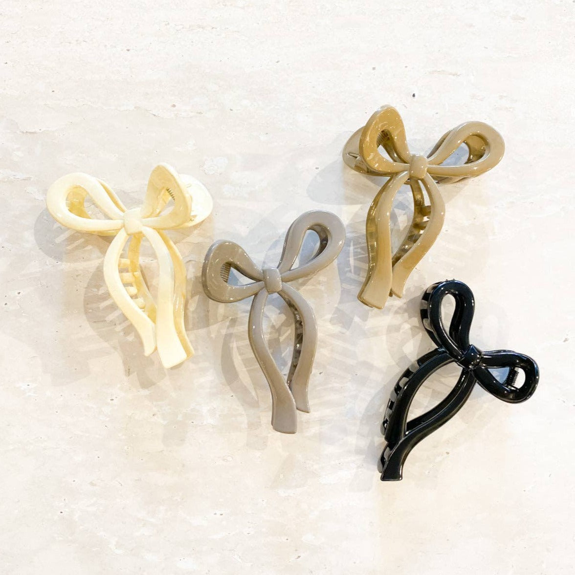 Glossy Bow Claw Clip Black