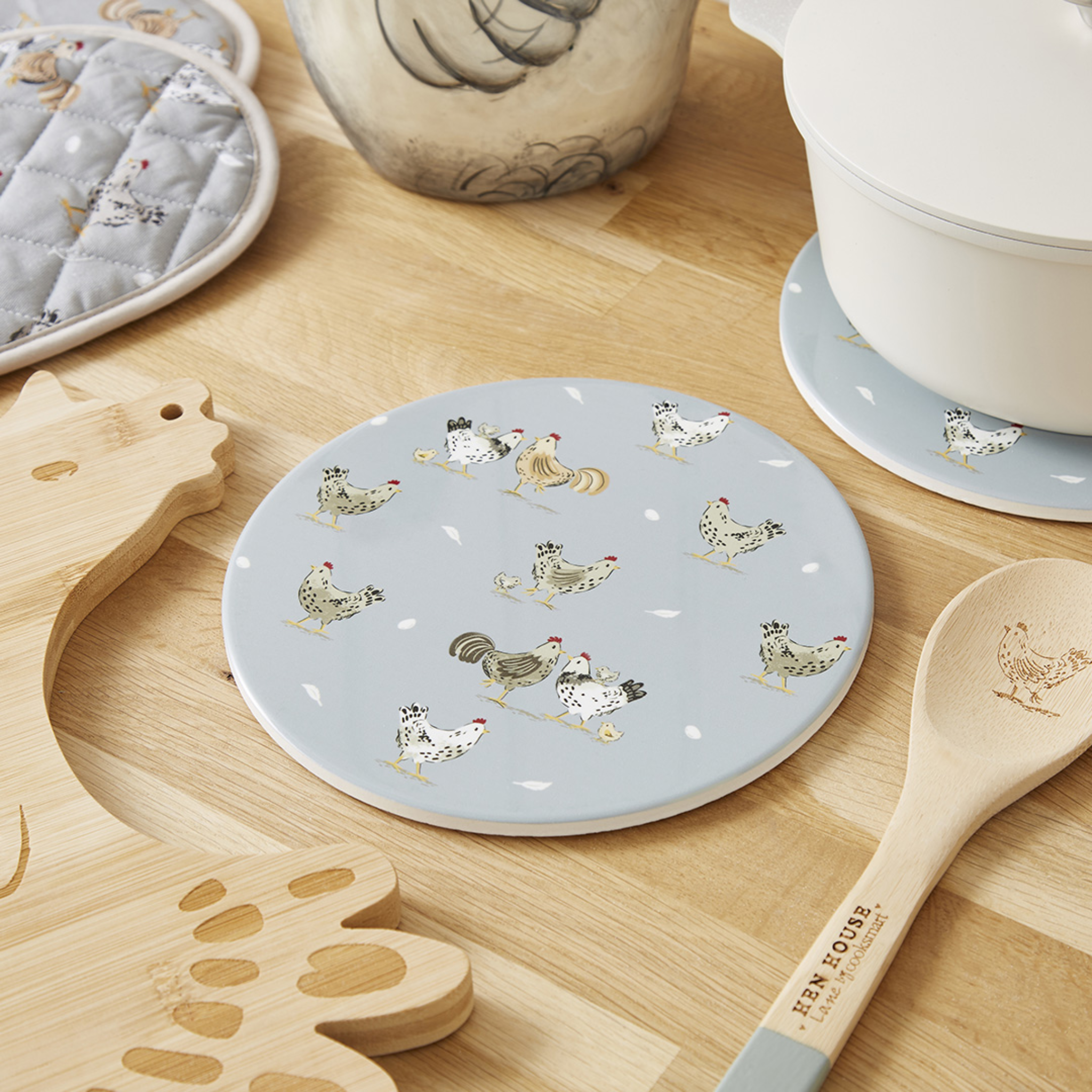 Set Of 2 Trivets Hen House Lane