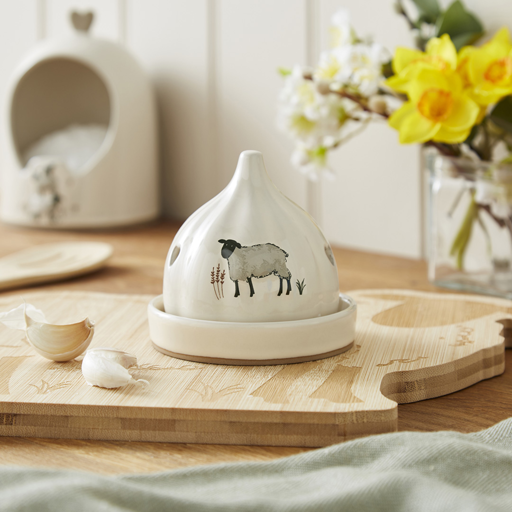 Ceramic Garlic Dome Highland Sheep