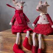 Red Harry Mouse Sitting