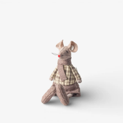 Brown Peter Mouse Sitting