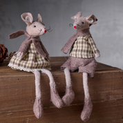 Brown Peter Mouse Sitting