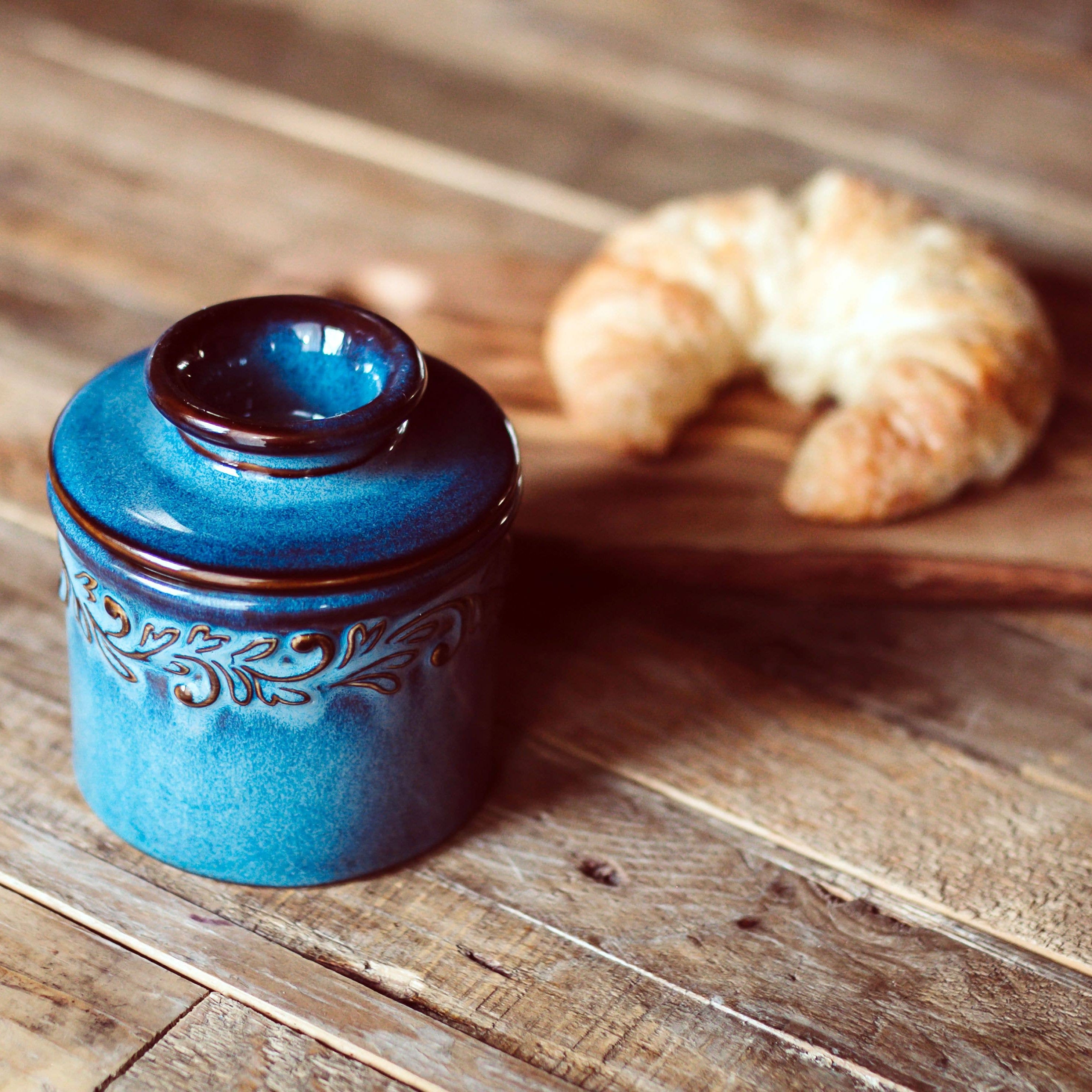 The Original Butter Bell® Crock Antique Denim Blue