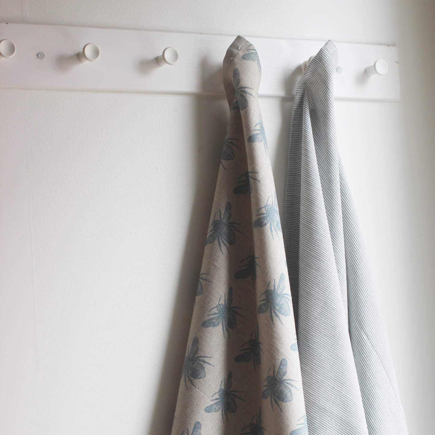 Honey Bee Tea Towel Set Blue Haze