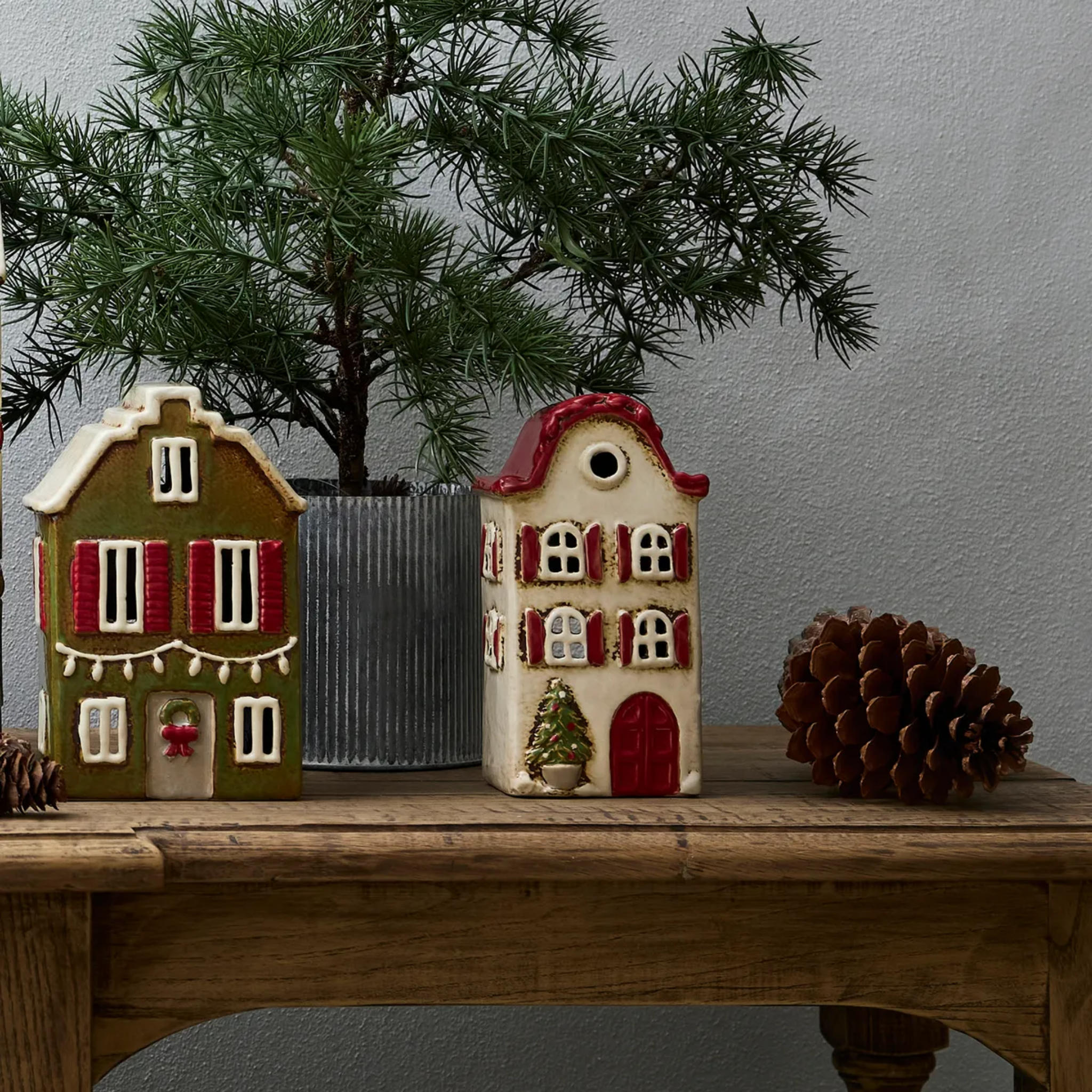 Alsace Tea Light House Christmas Green with Shutters