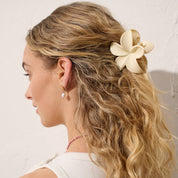 Hibiscus Matte Flower Claw Clip White