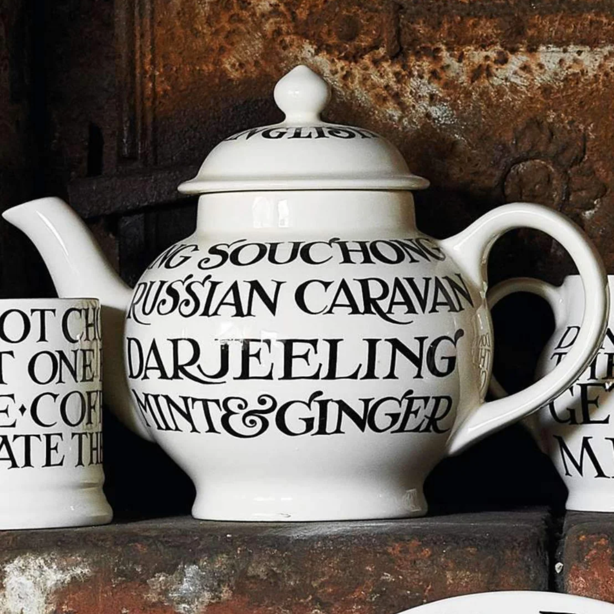 Black Toast 4 Mug Teapot