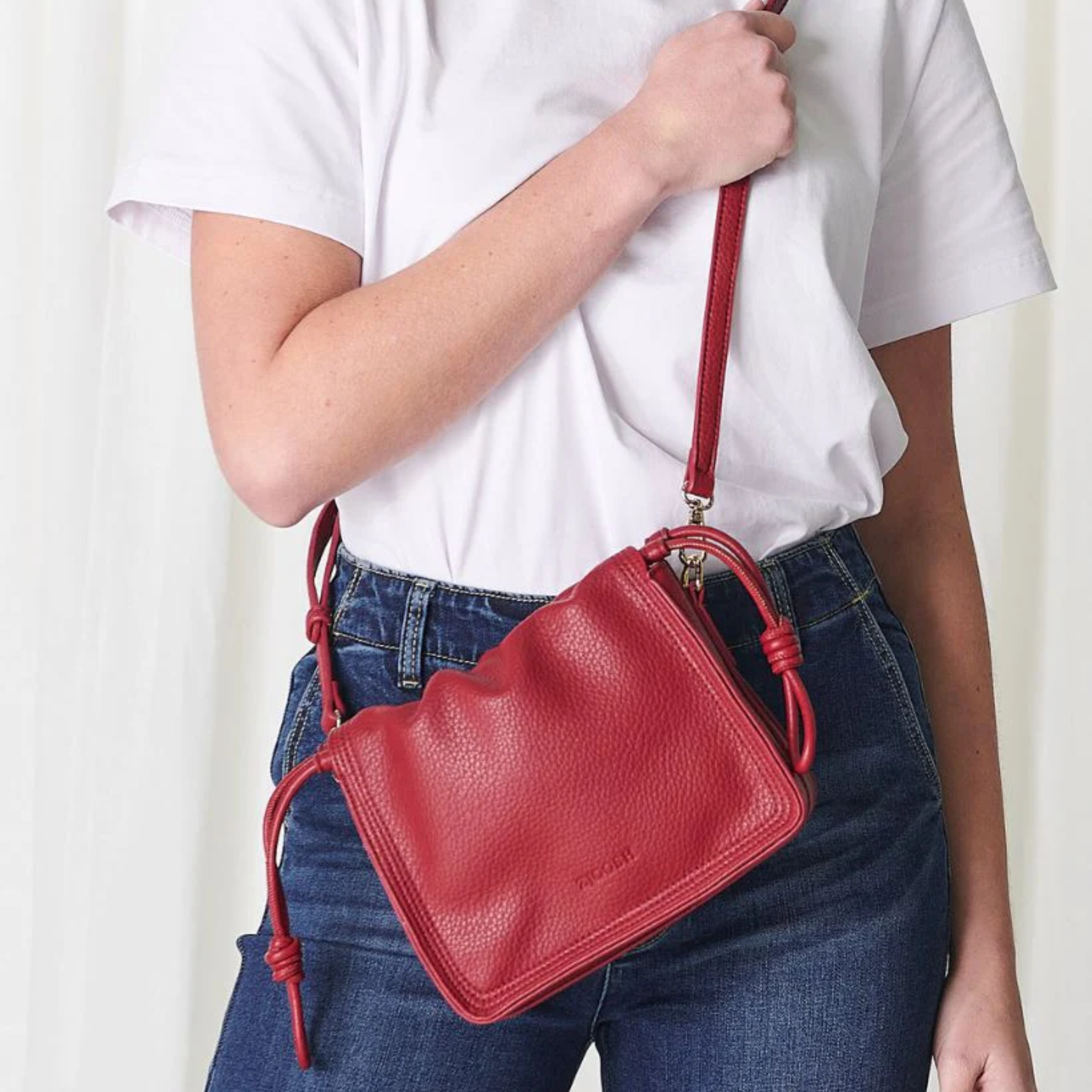 Ernie Cross Body Bag Red