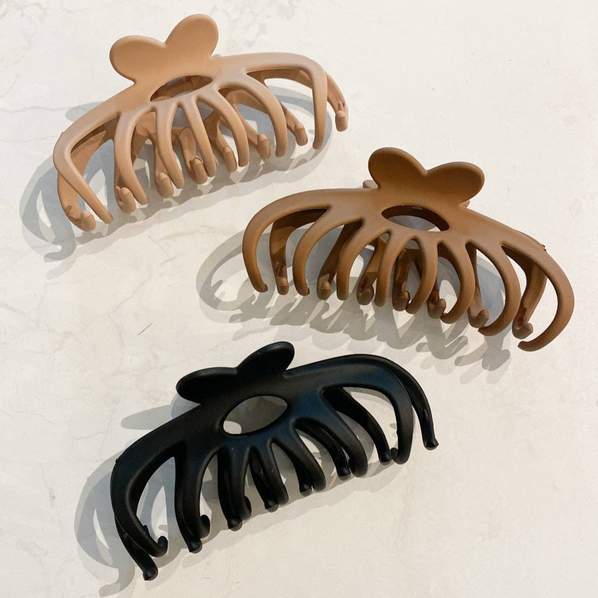 Flower Matte Claw Clip Beige