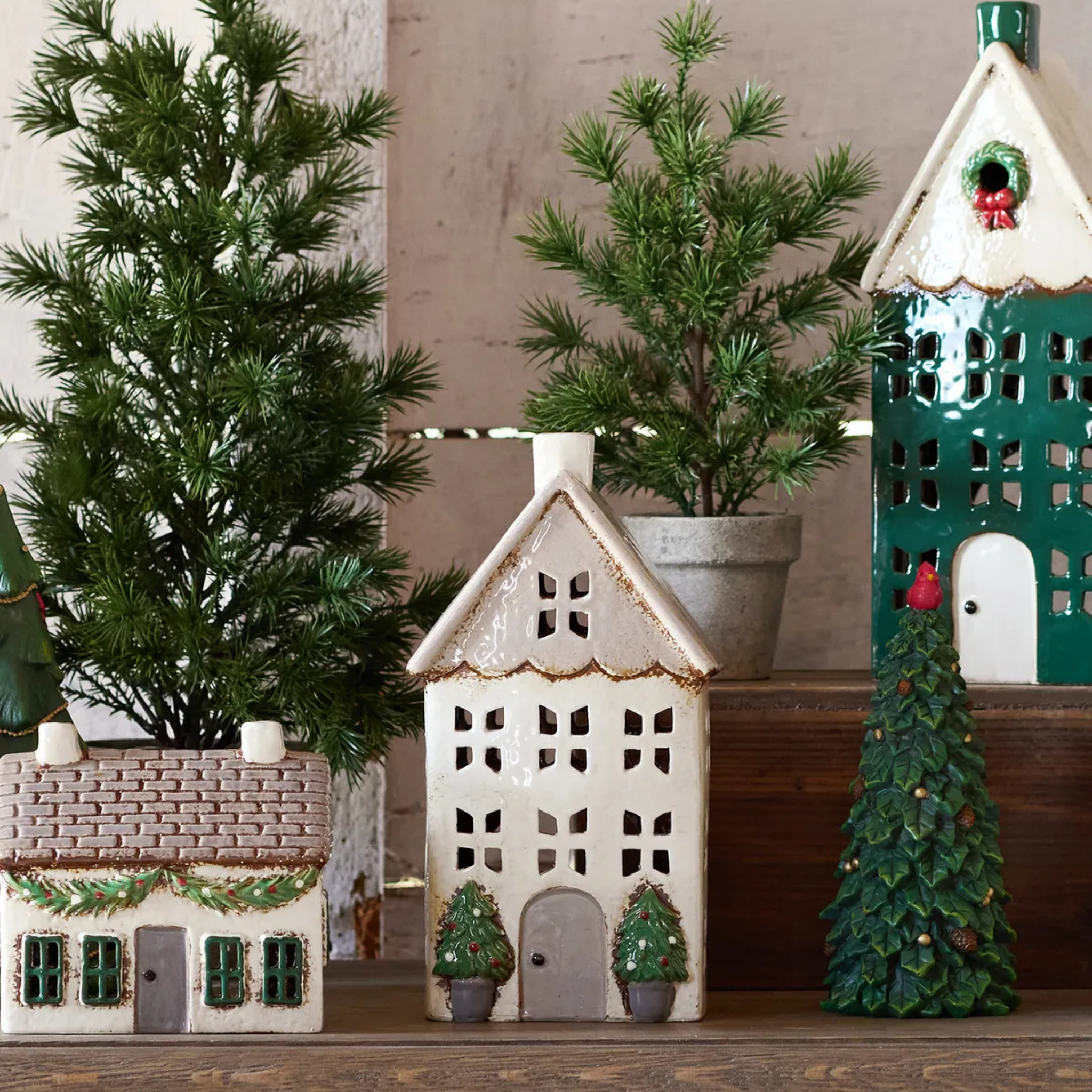 Christmas Tea Light House Green with Wreath Large