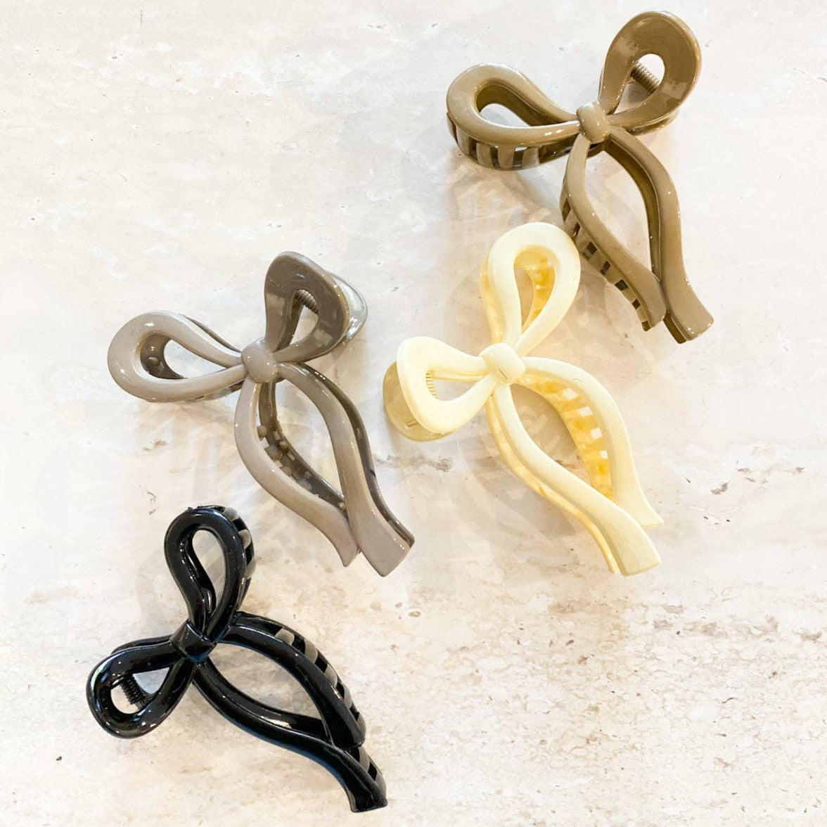 Glossy Bow Claw Clip Black