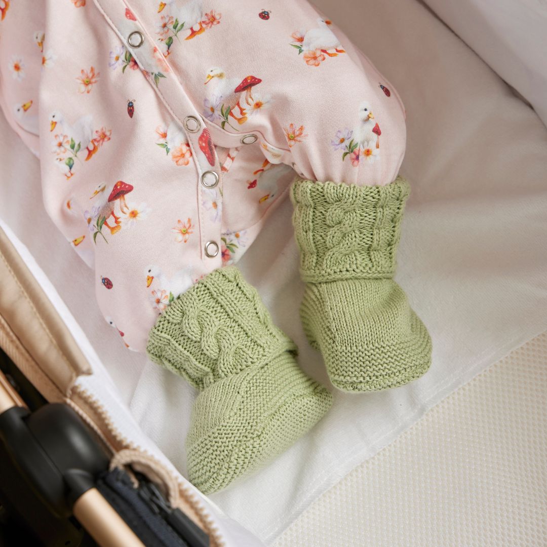 Cable Knit Booties Green