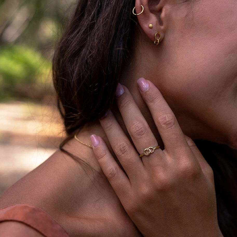 Loving Earrings Gold