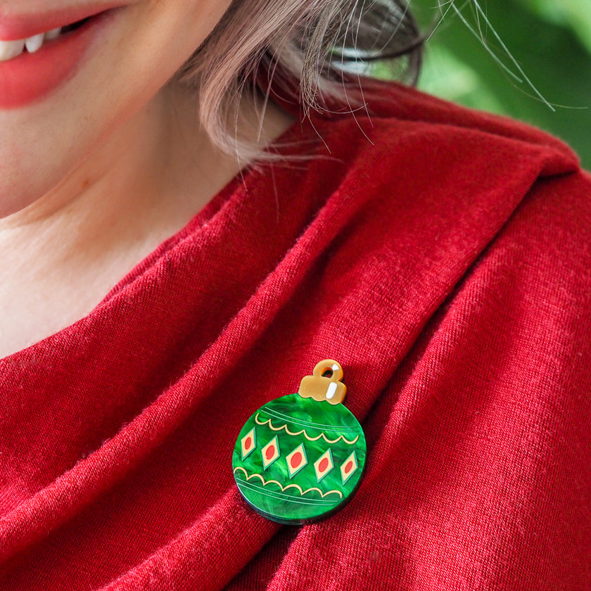 EBDL104BaubleSimplifiedMiniBrooch_1.jpg