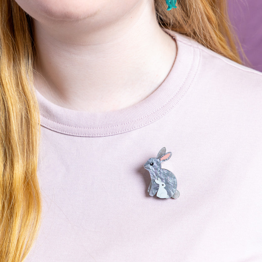 EBDZ104BunniesSimplifiedMiniBrooch.jpg
