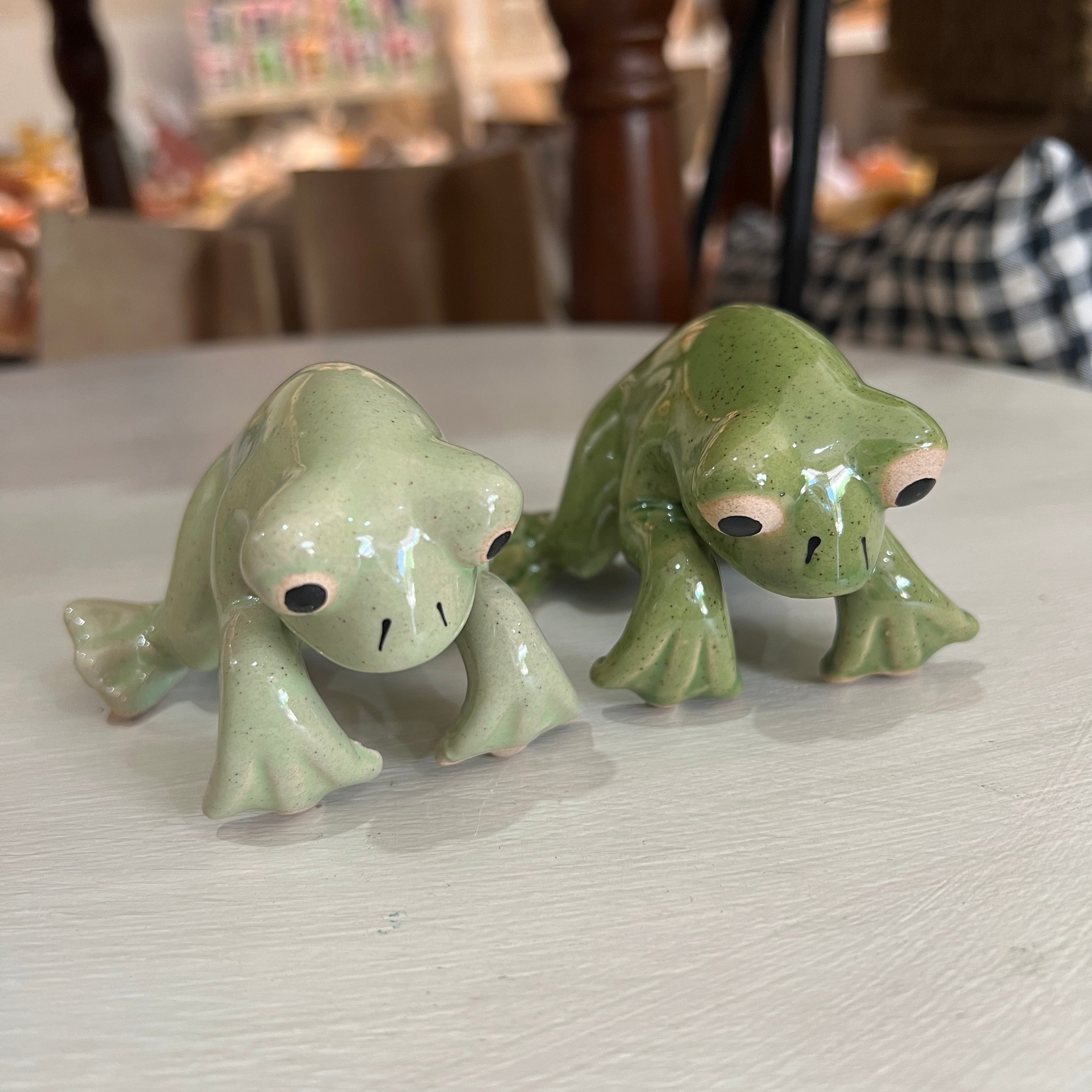 Frog Pot Sitter Light Green