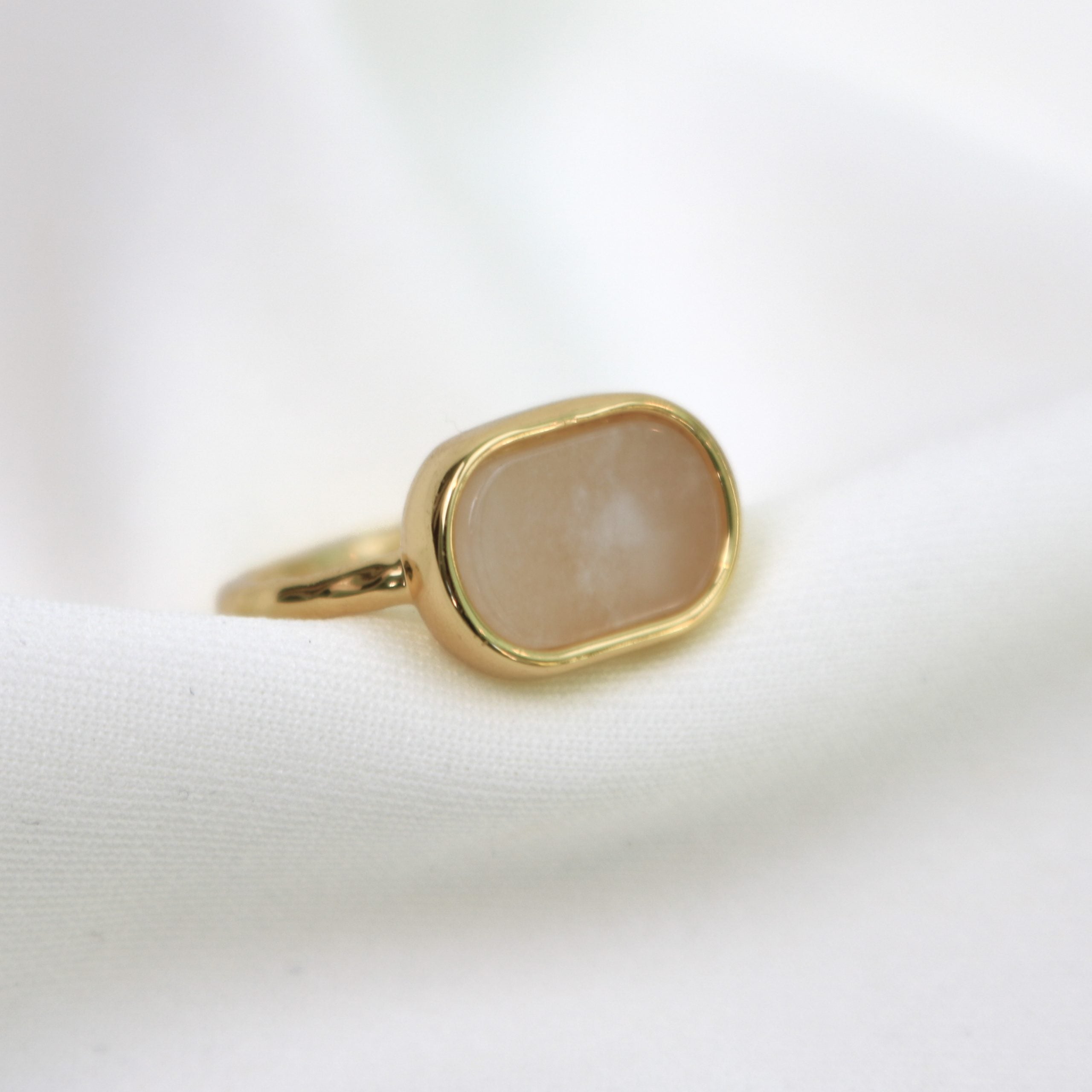 Neoma Ring Gold