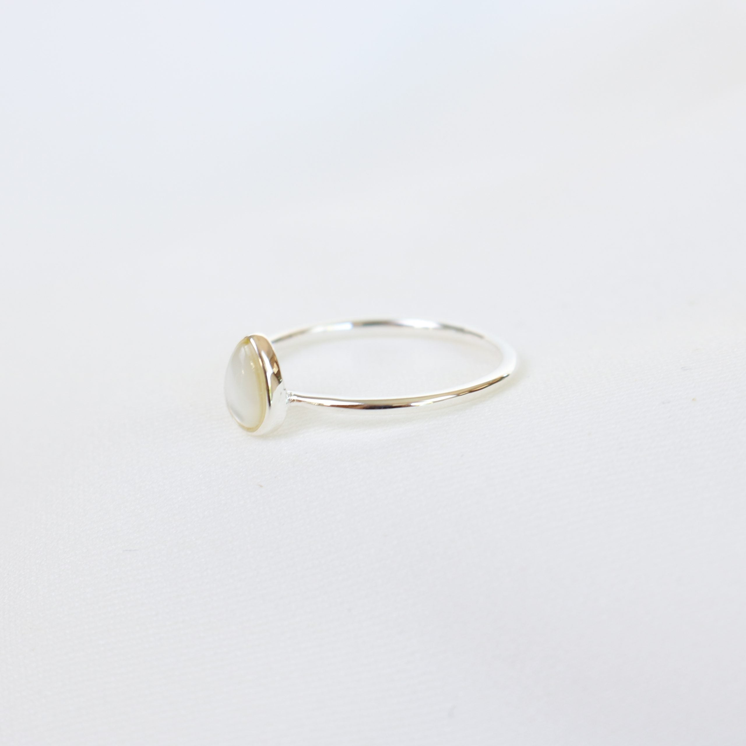 Selene Ring Mother of Pearl Silver