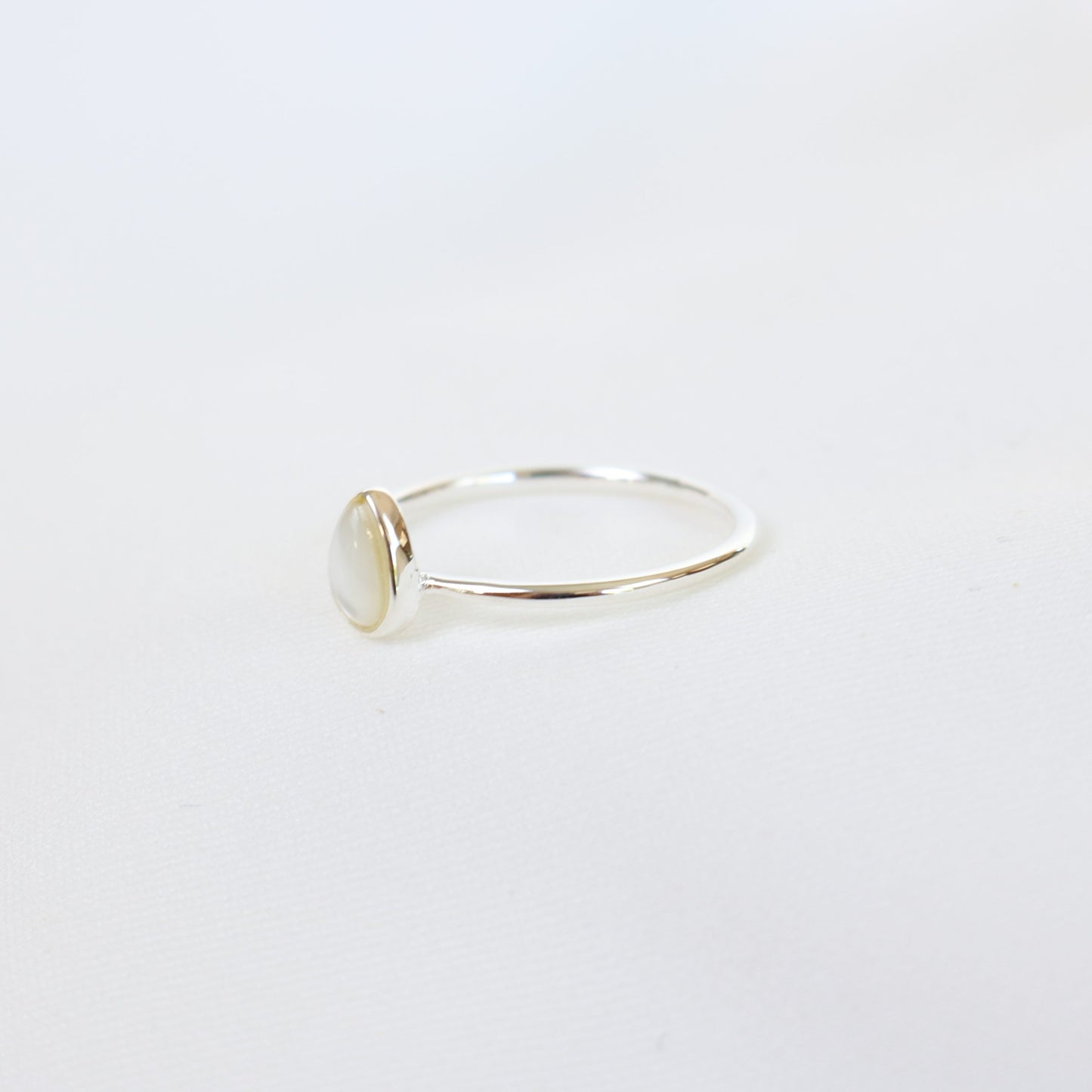 Selene Ring Mother of Pearl Silver