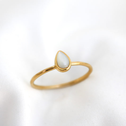 Selene Ring Mother of Pearl Gold