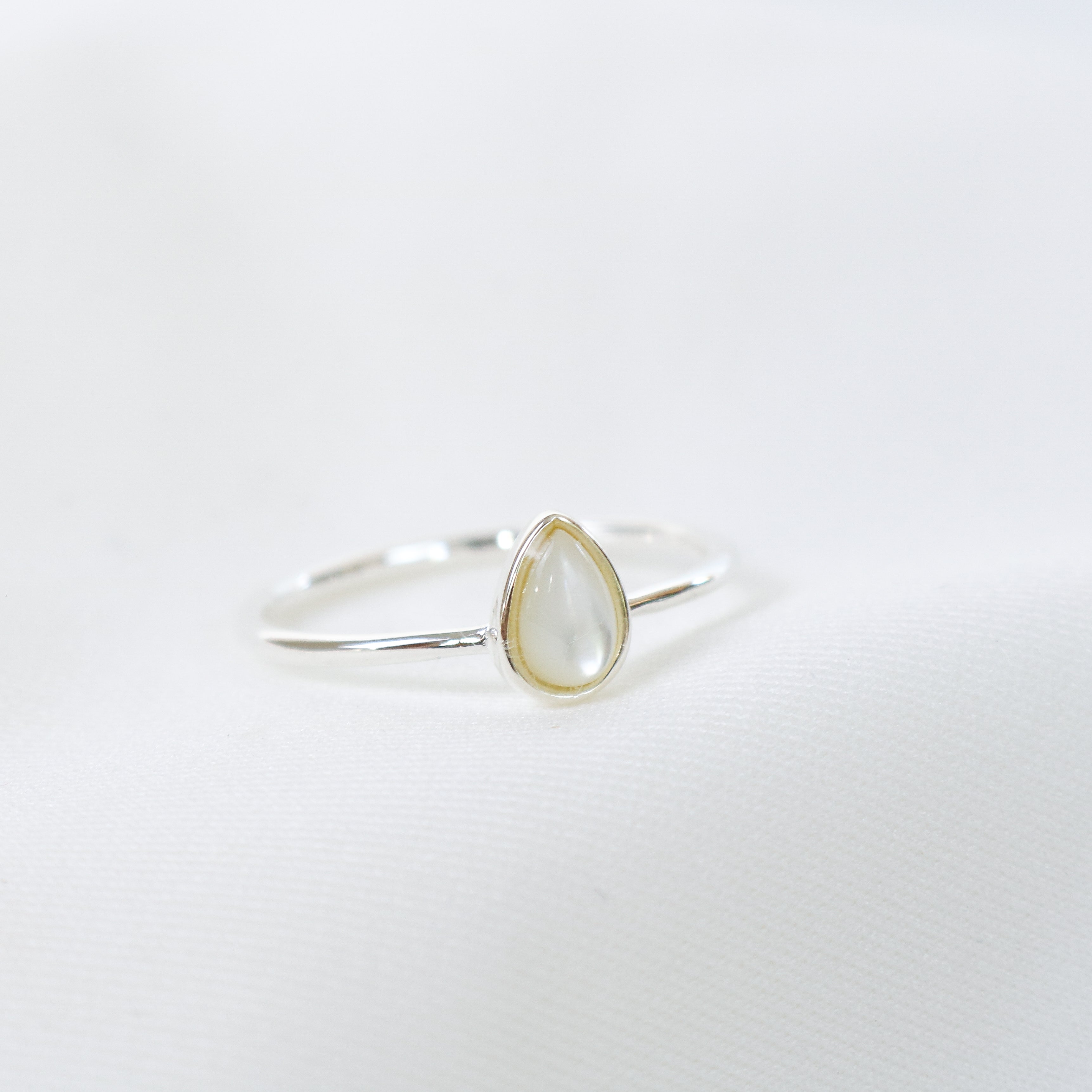 Selene Ring Mother of Pearl Silver