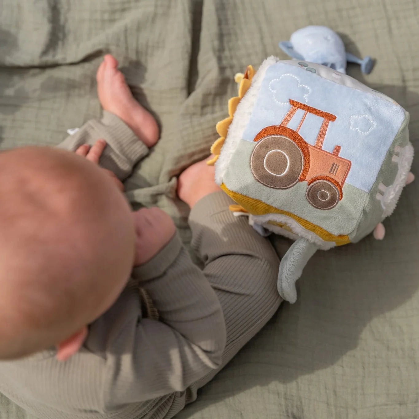 Little Farm Soft Activity Cube