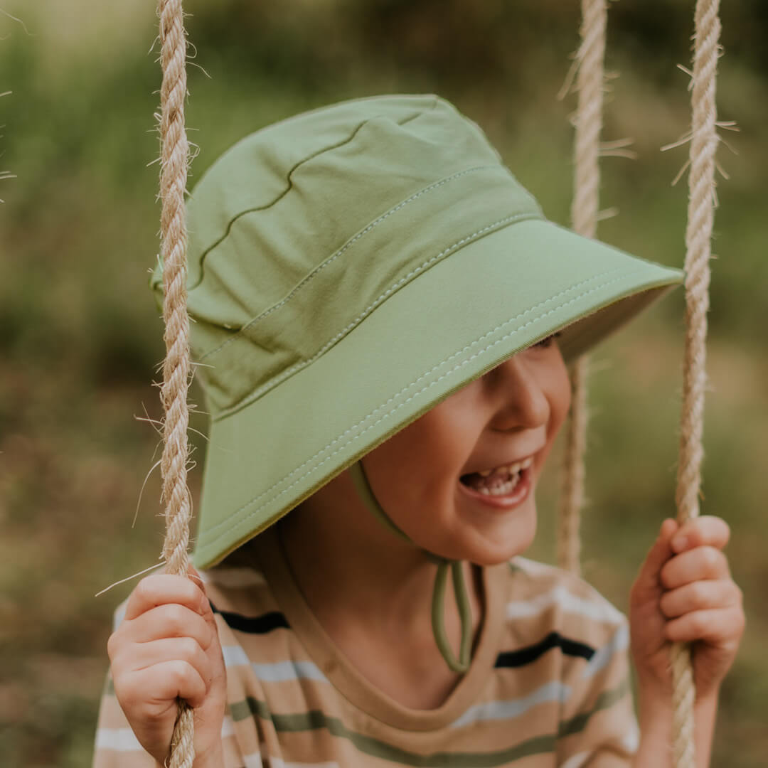 classic-bucket-khaki-model-side-BU002.jpg