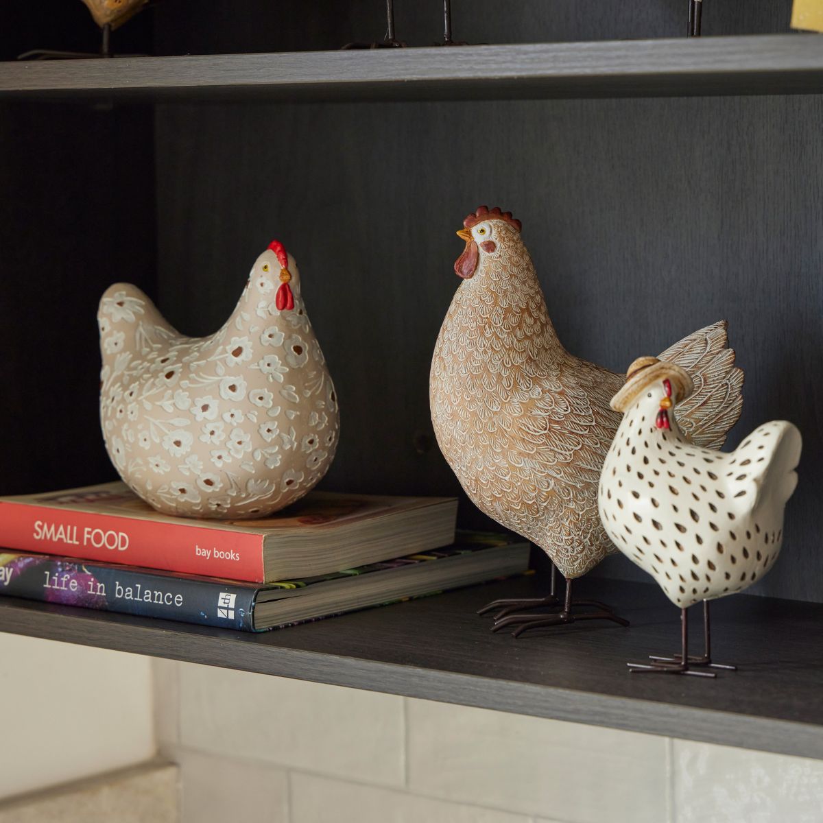 pilbeam-living-chicken-sculptures-HBSC-2.jpg