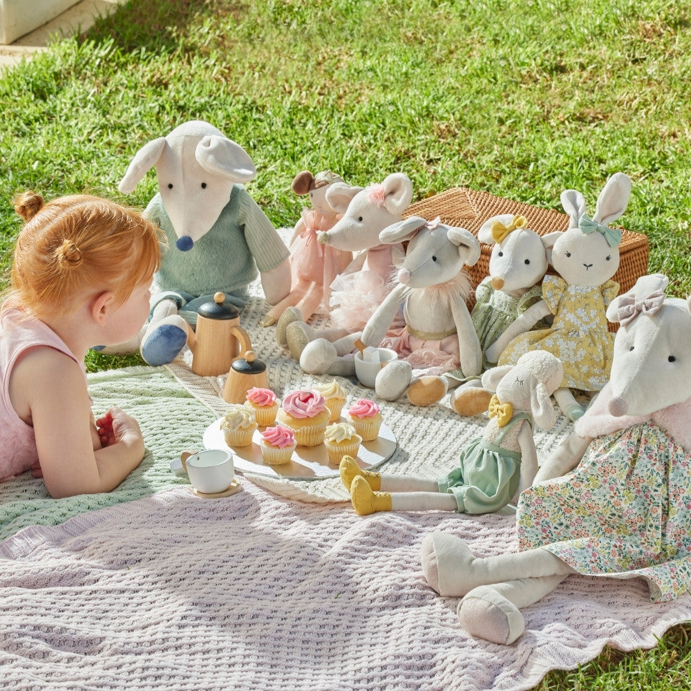 soft-toys-jiggle-giggle-styled-picnic-1.jpg